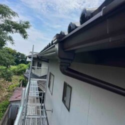 【前橋市】2階雨樋からの水漏れ解消！ 雨樋交換工事